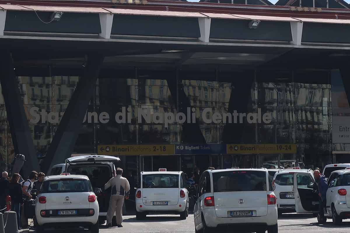 napolio centrale train station