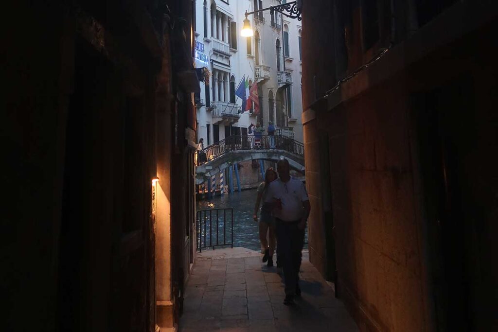 Things to do in Venice at Night (Top Local Picks)