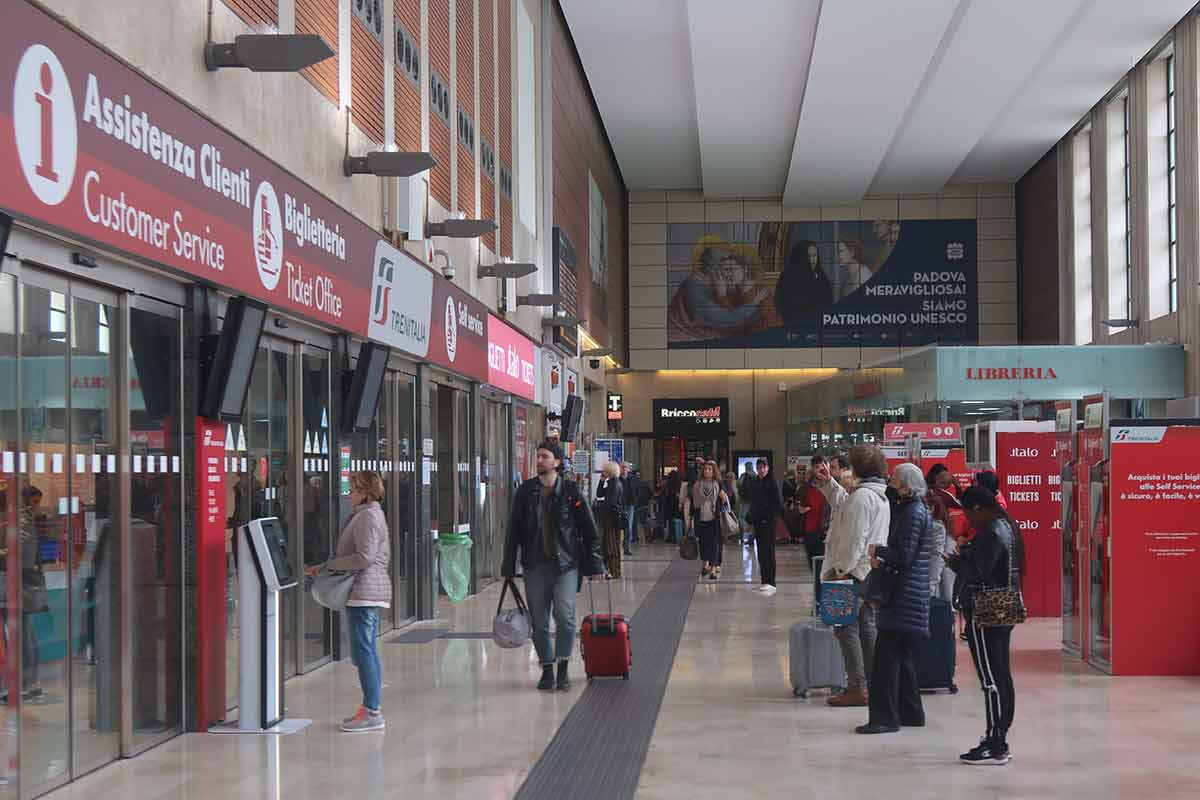 padua train station italy