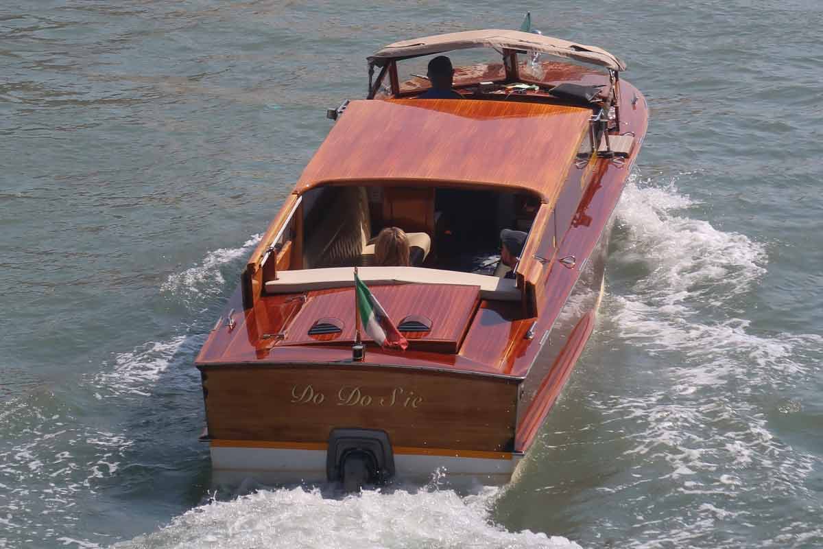 venice hotels with water taxi access