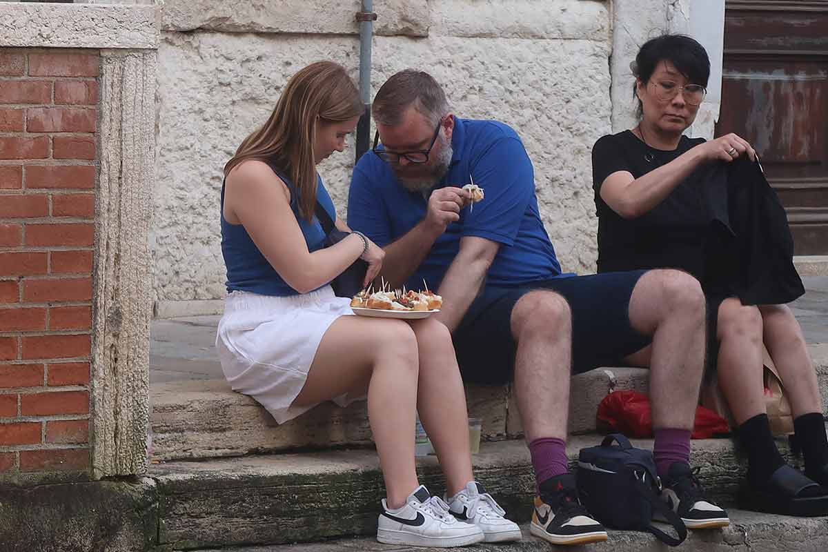 where to find street food venice