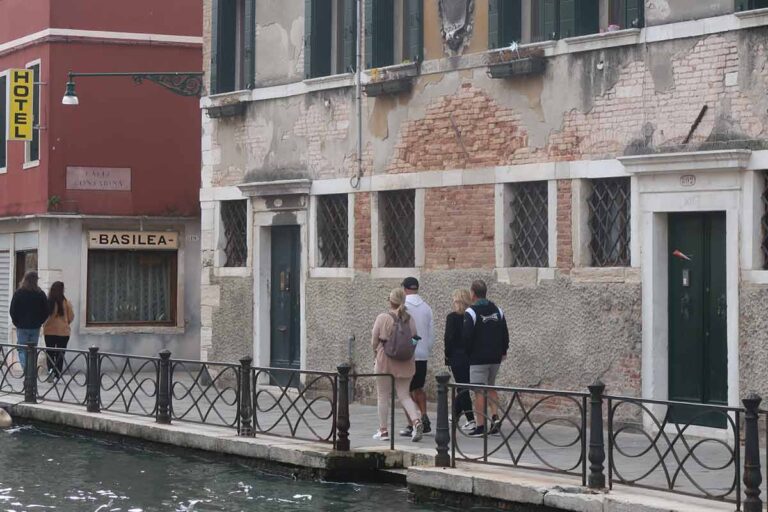 venice solo travel tips