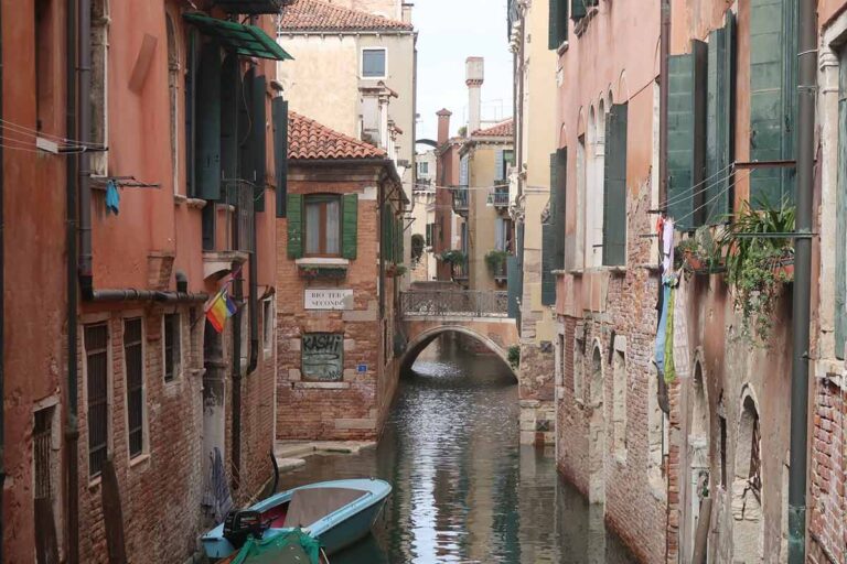 how to experience local venice
