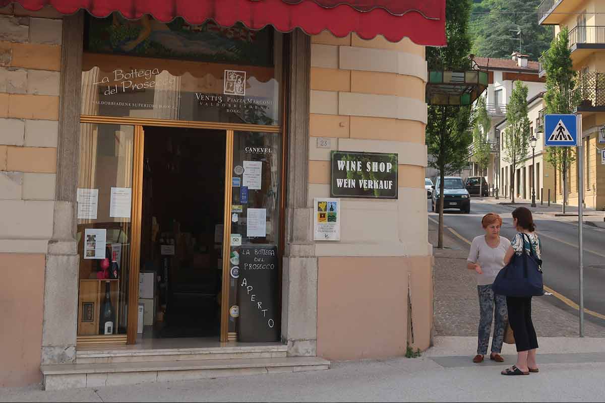 valdobbiadene prosecco hills